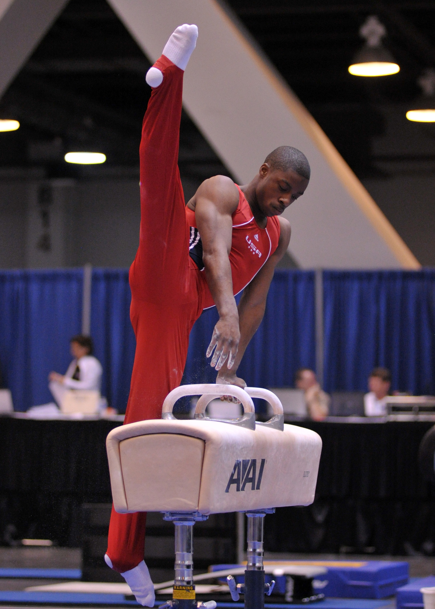 Cincinnati Welcomes the Top Male Jr. Gymnasts
